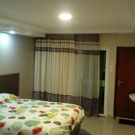 Adala Motel Meru Extérieur photo