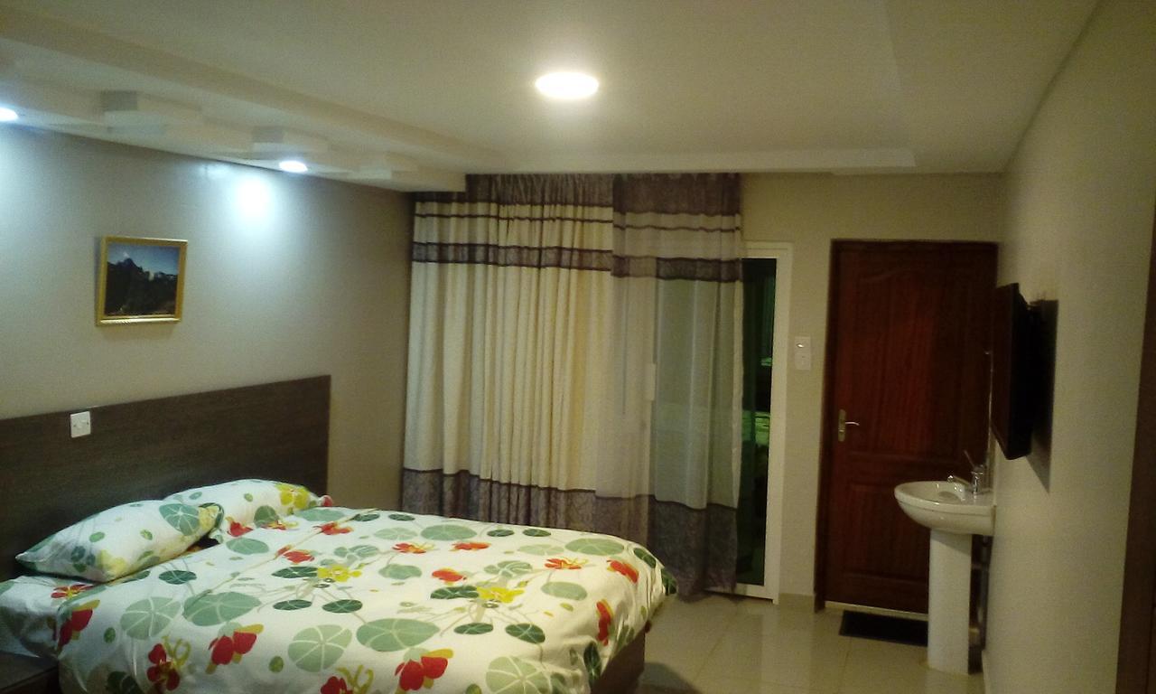 Adala Motel Meru Extérieur photo