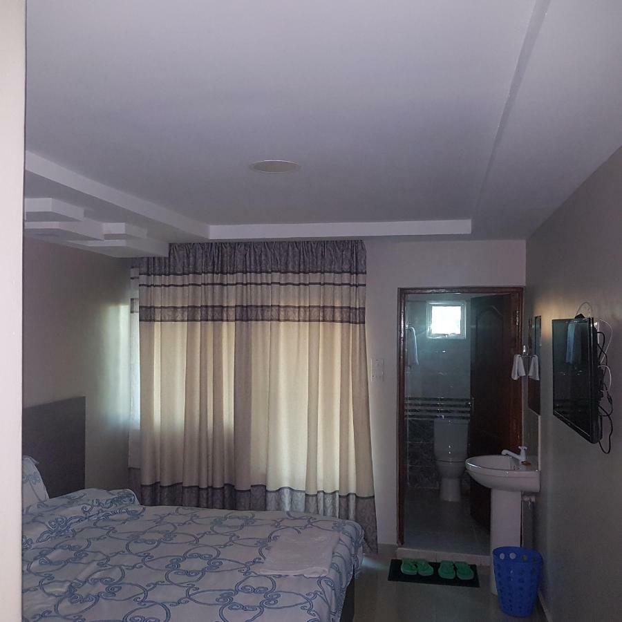 Adala Motel Meru Extérieur photo