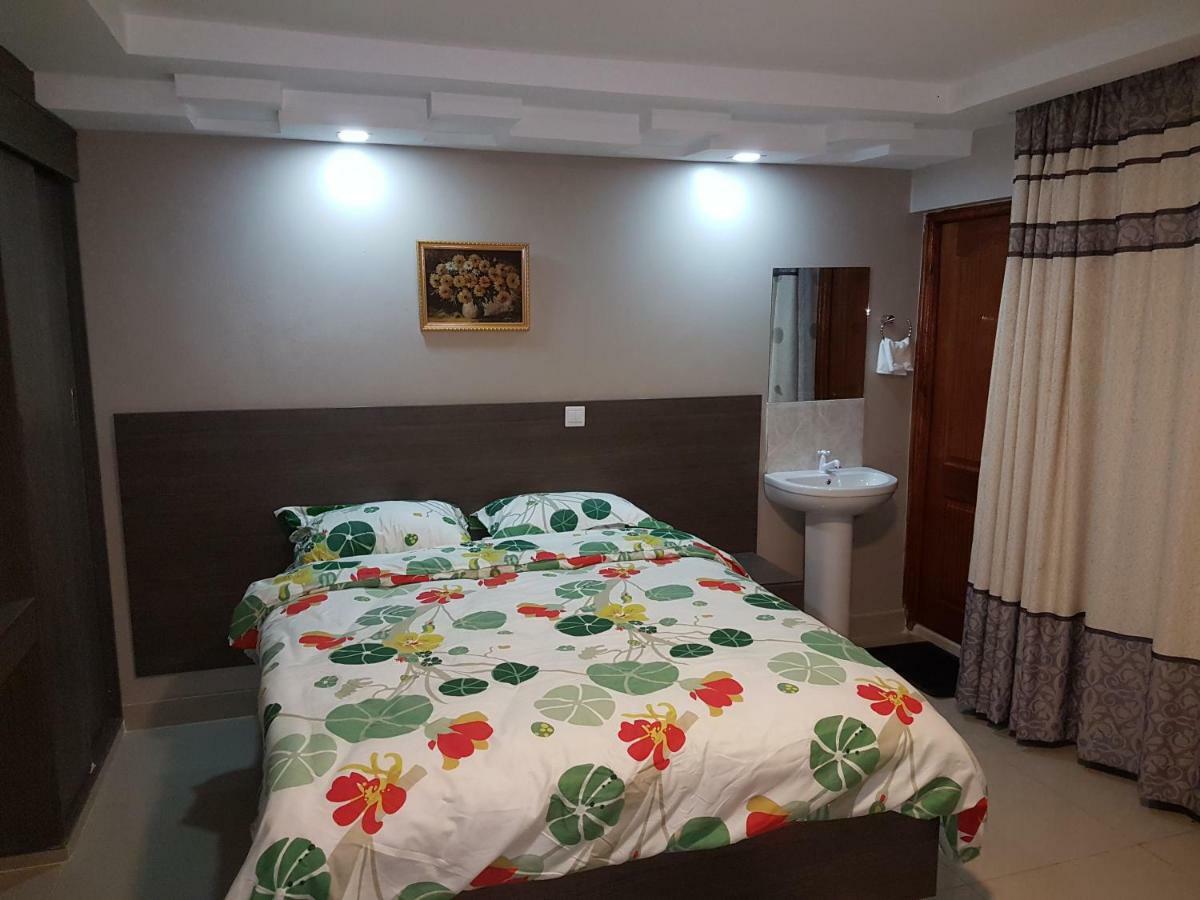 Adala Motel Meru Extérieur photo